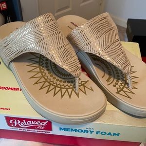 Sketchers Memory Foam sandals